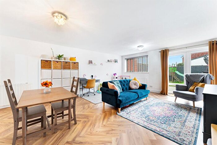 3 Bedroom Mews For Sale In Lakeside View, Great Georges Road, Waterloo, L22