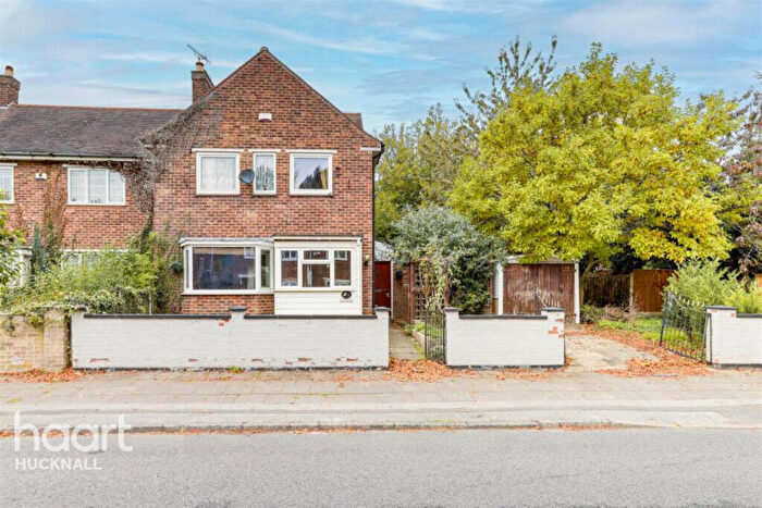 3 Bedroom Semi-Detached House For Sale In Barbara Square, Nottingham, NG15