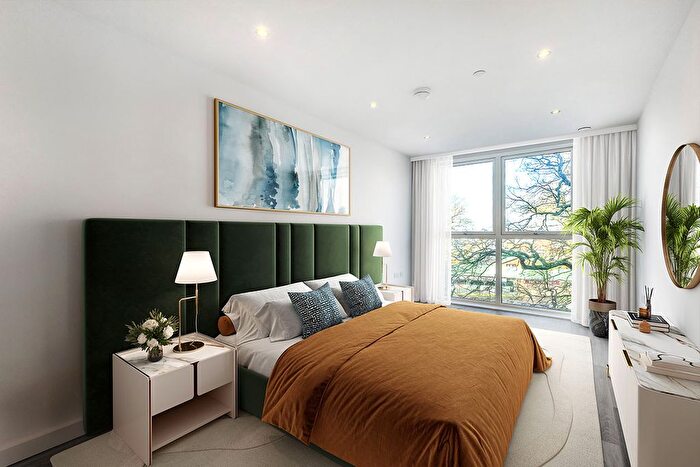 2 Bedroom Flat For Sale In Link Drive, Hatfield, AL10