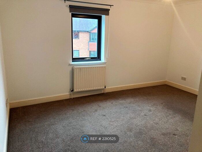 2 Bedroom Flat To Rent In Ashtree Court, St. Albans, AL1
