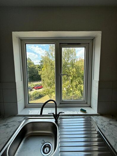 1 Bedroom Flat To Rent In B Cockfosters Road, Barnet, EN4