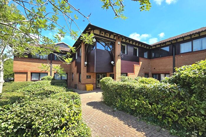 2 Bedroom Apartment For Sale In Furze Court, Fareham, PO16