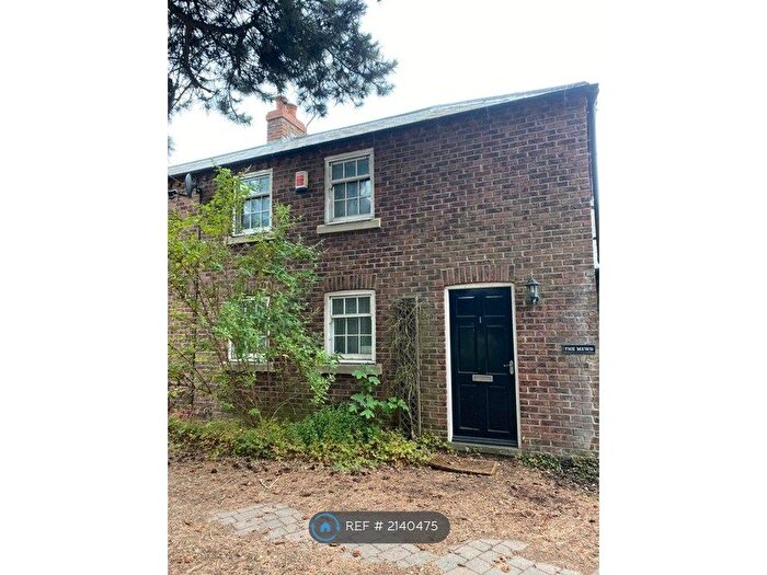 2 Bedroom End Of Terrace House To Rent In The Mews, York, YO24