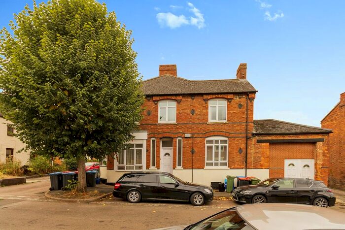 1 Bedroom Flat To Rent In Glyn Street, New Bradwell, MK13