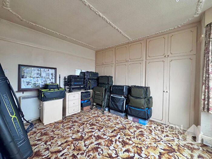 3 Bedroom Semi-Detached House For Sale In Woburn Road, Pleasley, NG19