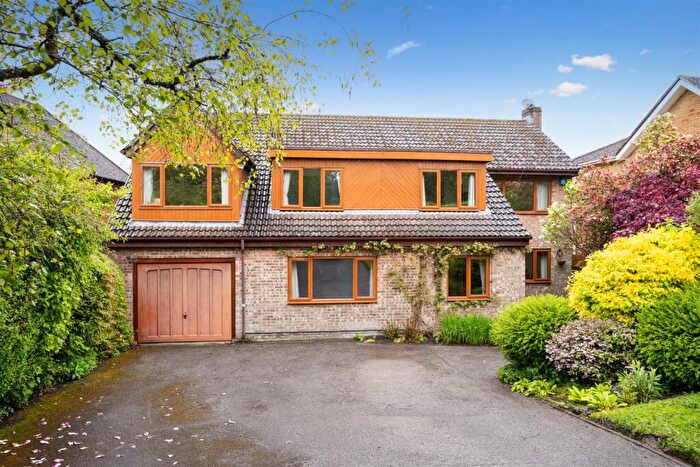6 Bedroom Detached House For Sale In Water End Road, Potten End, Berkhamsted, HP4