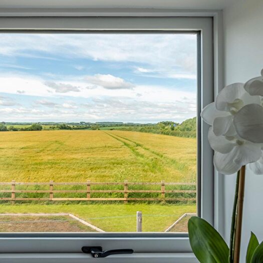 4 Bedroom Property For Sale In Discreetly Listed Barn Conversion With Countryside Views..., DN5
