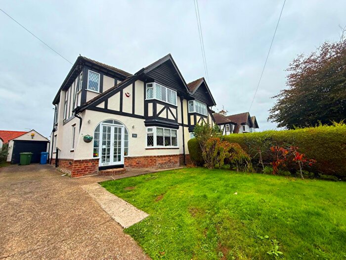 4 Bedroom Semi-detached House For Sale In Newby, Scarborough, YO12