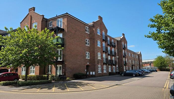 2 Bedroom Flat For Sale In Coxhill Way, Aylesbury, HP21