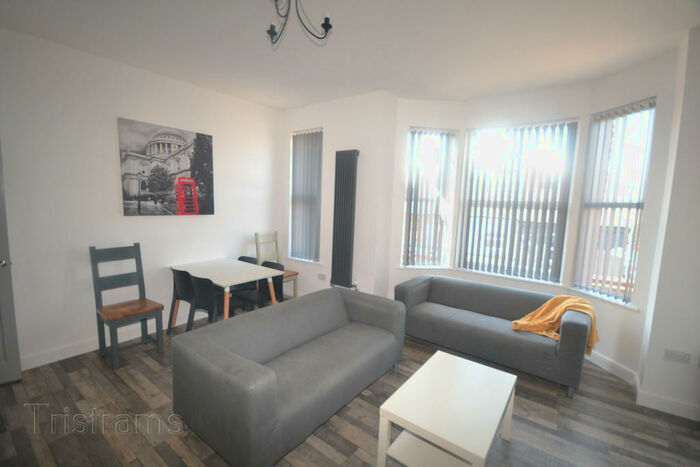 5 Bedroom Apartment To Rent In Queens Road, Beeston, NG9