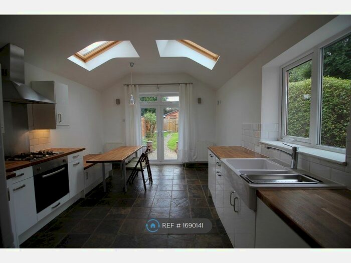 2 Bedroom Terraced House To Rent In Stratford Road, Birmingham, B28