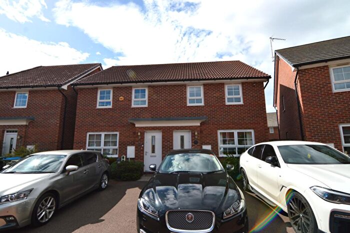 3 Bedroom Semi Detached House For Sale In Tawny Grove, Coventry, CV4