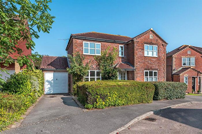 3 Bedroom Detached House For Sale In Stag Close, Henfield, West Sussex, BN5