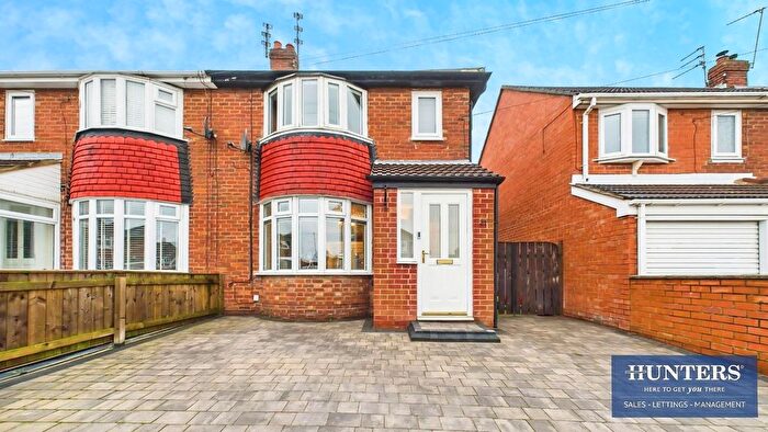 3 Bedroom Semi Detached House For Sale In Grizedale Court, Sunderland, SR6