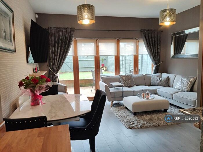 4 Bedroom Semi-Detached House To Rent In Rowditch Furlong, Redhouse Park, Milton Keynes, MK14