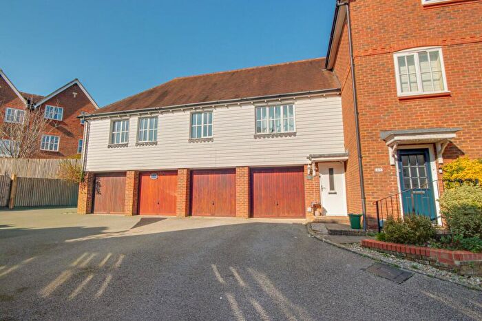 2 Bedroom Coach House For Sale In Weavers Mead, Haywards Heath, RH16