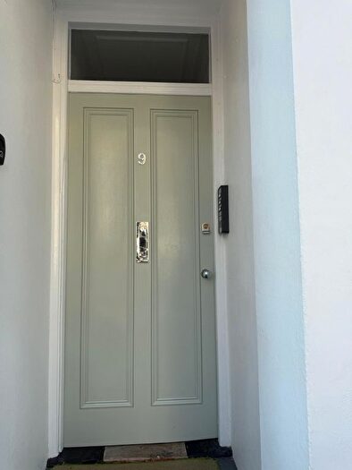 1 Bedroom Flat To Rent In Farm Road, Hove, BN3