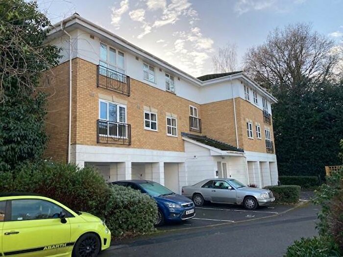 2 Bedroom Apartment To Rent In Old Bracknell Lane East, Bracknell, RG12