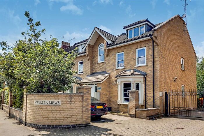 2 Bedroom Flat To Rent In Chelsea Mews, Wanstead, E11