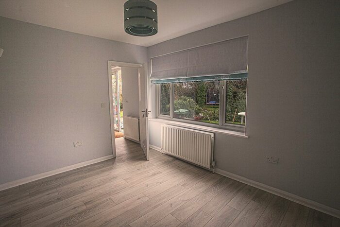 2 Bedroom Flat To Rent In Underhill Road, London SE22