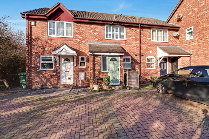 2 Bedroom Terraced House For Sale In Weldon Drive, West Molesey, KT8