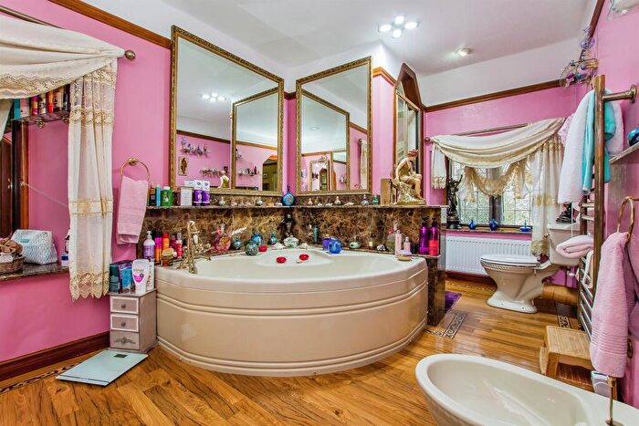 4 Bedroom Detached House For Sale In Thorpe Road, Peterborough, PE3