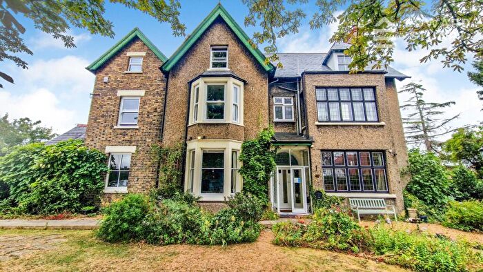 6 Bedroom House For Sale In Dogsthorpe Road, Dogsthorpe, Peterborough, Cambridgeshire, PE1