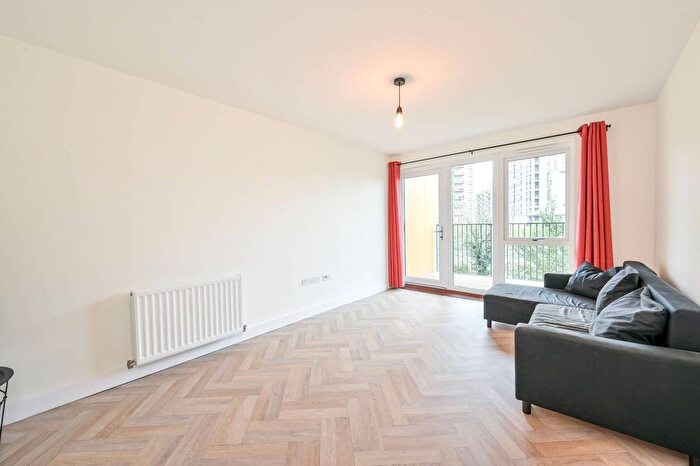 2 Bedroom Flat To Rent In Chronicle Avenue, Colindale, London, NW9