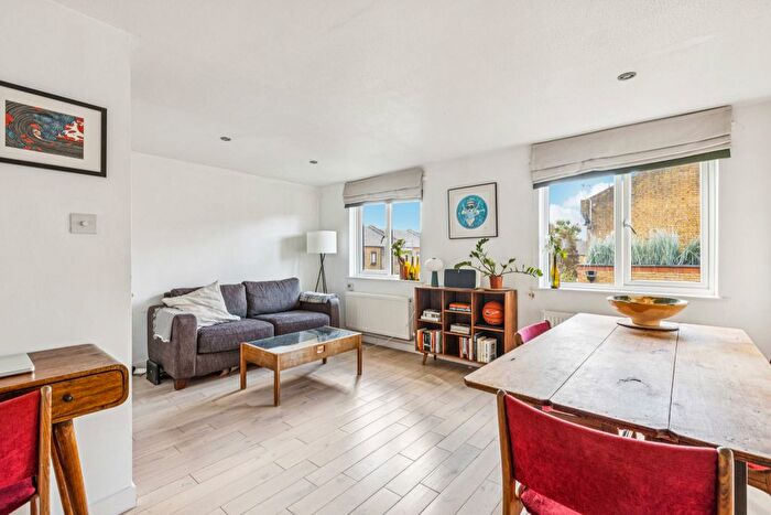 2 Bedroom Flat For Sale In Wornington Road, London, W10
