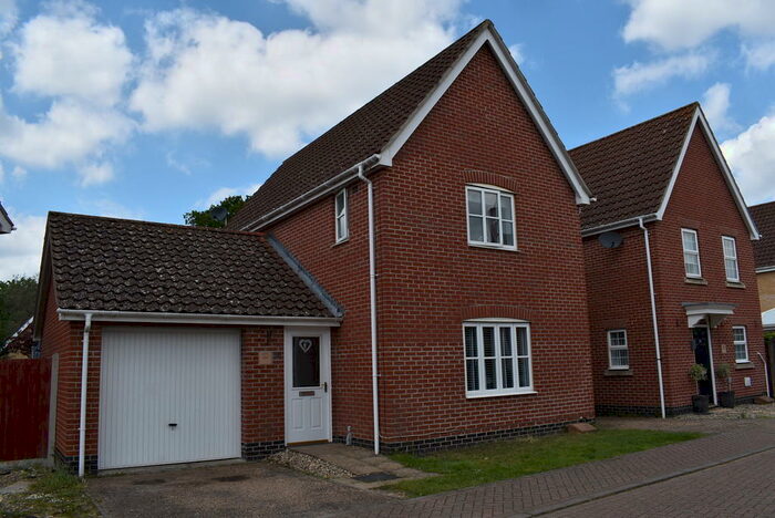 3 Bedroom Link Detached House To Rent In Woodruff Road, Thetford, IP24
