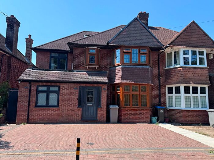 8 Bedroom Semi-Detached House For Sale In Salmon Street, Kingsbury, NW9