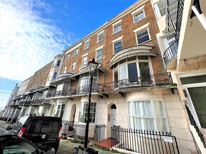 1 Bedroom Flat To Rent In Marine Square, Brighton, BN2