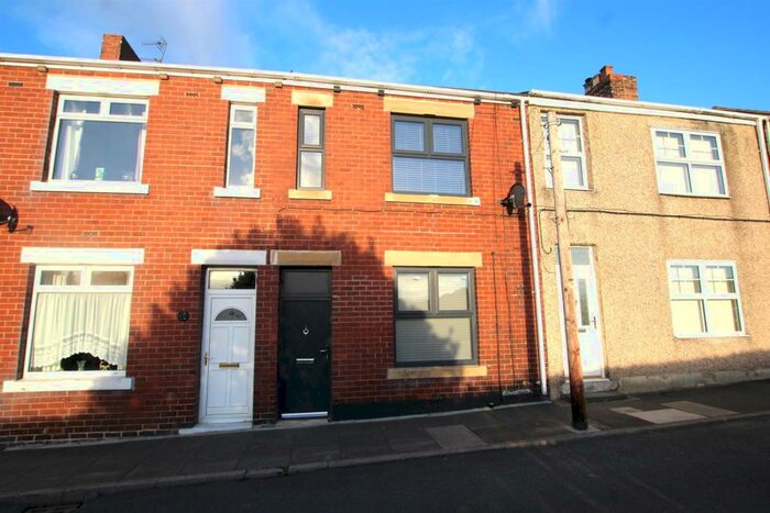 2 Bedroom Terraced House For Sale In High Street, Byers Green, Spennymoor, DL16