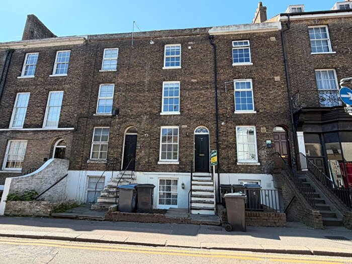 2 Bedroom Maisonette To Rent In High Street, Dover, CT16