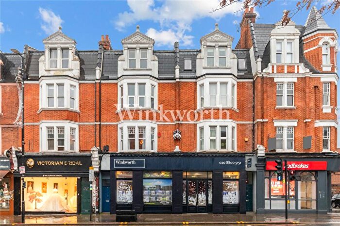 2 Bedroom Apartment For Sale In Grand Parade, London, N4