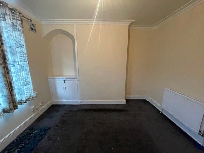 2 Bedroom Terraced House To Rent In Lloyd Street, Sheffield, S4
