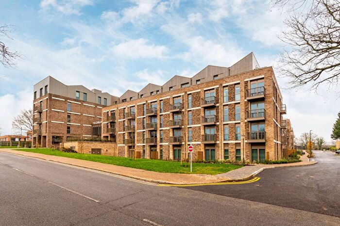 1 Bedroom Flat To Rent In The Oakgate, Leatherhead, KT22