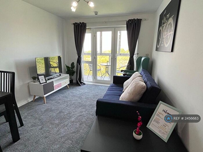 1 Bedroom Flat To Rent In Kittiwake House, Slough, SL1