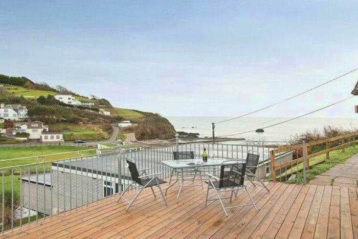 2 Bedroom Chalet To Rent In Hillside Villas, Looe, PL13