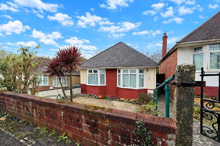 2 Bedroom Detached Bungalow For Sale In South East Crescent, Southampton, SO19