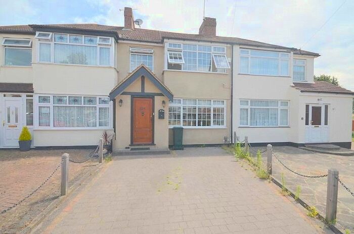 4 Bedroom Terraced House To Rent In Saunton Road, Hornchurch, Essex, RM12
