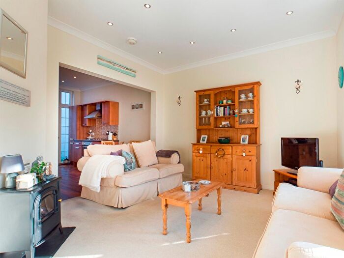 2 Bedroom Flat To Rent In Le Breos Avenue, Uplands, Swansea, SA2