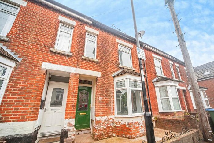 3 Bedroom Terraced House For Sale In Burton Road, Polygon, Southampton, Hampshire, SO15