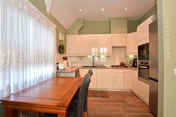 2 Bedroom Flat For Sale In Village Way, Barkingside, Ilford, Essex, IG6