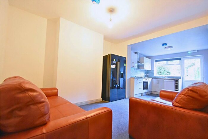 5 Bedroom House To Rent In Lodge Hill Road, Selly Oak, Birmingham, B29