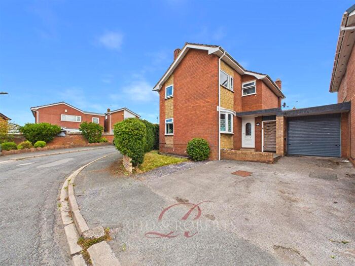 3 Bedroom Link Detached House For Sale In Hanmer Close, Buckley, CH7