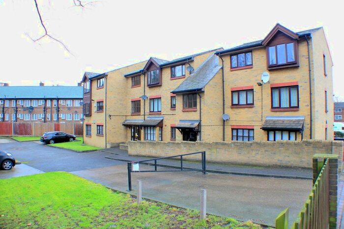 1 Bedroom Flat To Rent In Axford House, Tulse Hill, SW2