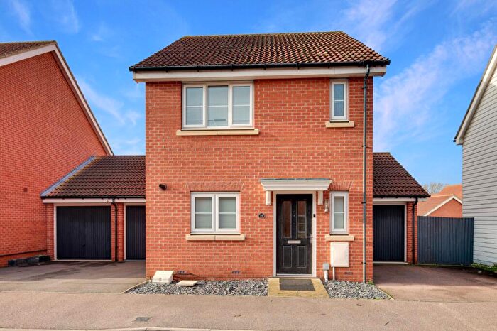 3 Bedroom Detached House For Sale In Montague Street, Basildon, SS14