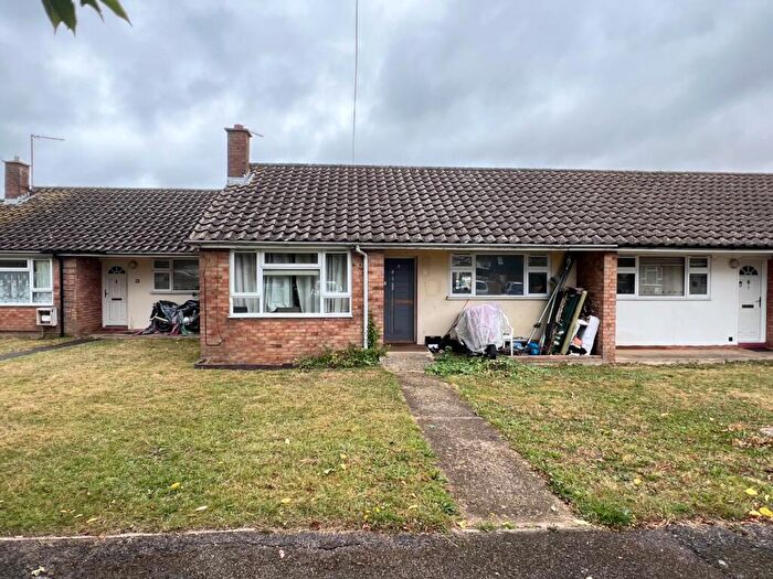 2 Bedroom Terraced Bungalow For Sale In Hillsview, Sundon, LU3