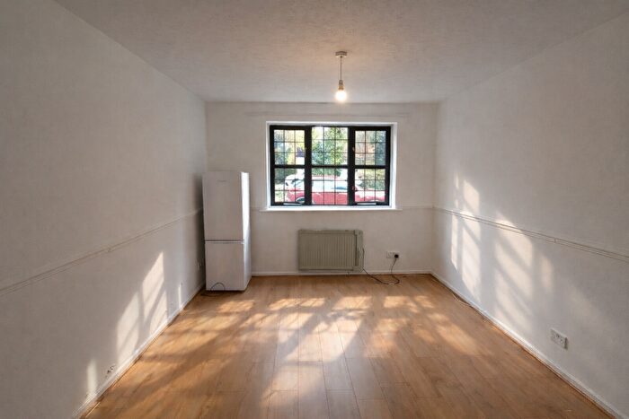 1 Bedroom Ground Maisonette To Rent In Creighton Road, London, N17